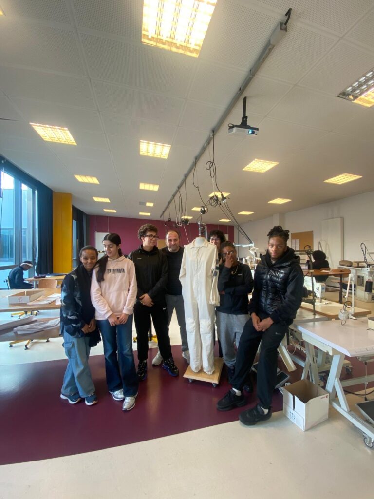 AubracTech93 : Un partenariat pédagogique autour de la robotique et des métiers de la mode